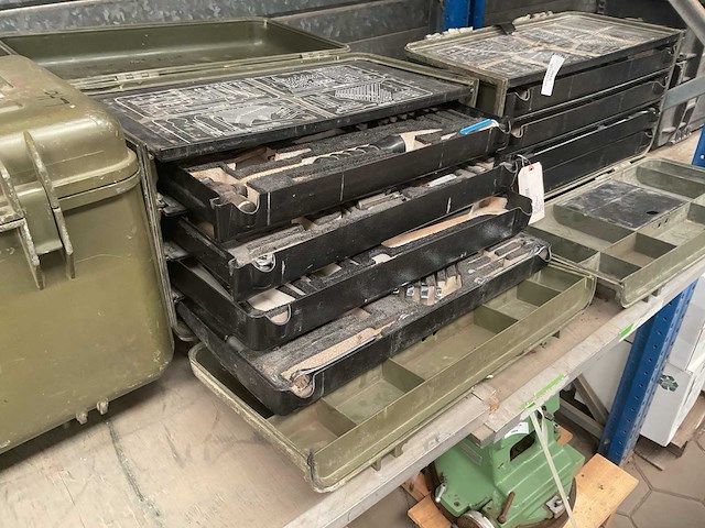 Toolbox inc. gereedschapskoffer - afbeelding 1 van  8