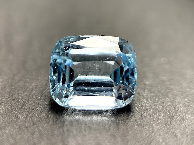 Topaas - 9.67 carat blauwe topaas - afbeelding 1 van  5