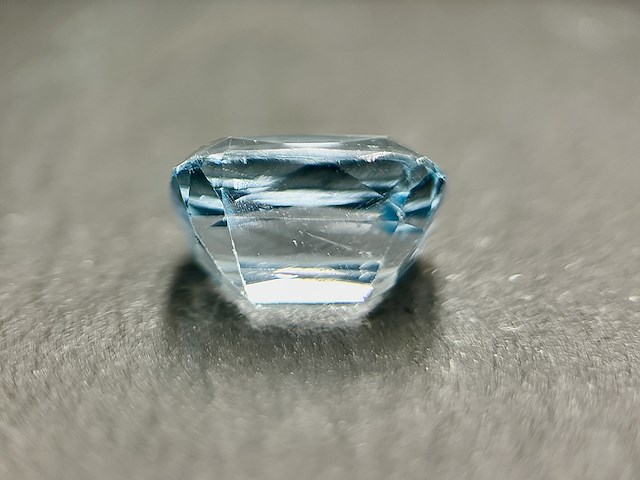 Topaas - 9.67 carat blauwe topaas - afbeelding 3 van  5
