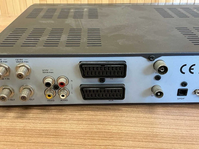 Topfield | tf4000pvr | satellietontvanger - afbeelding 7 van  9