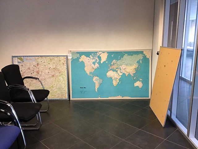 Topografische wandkaarten (2x) - afbeelding 1 van  3