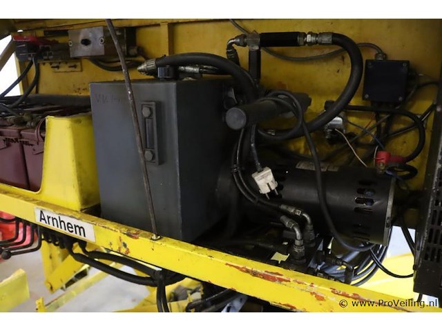 Topper aanhangbare knikarmhoogwerker model rotozoomboom 3t; type st3 - gekeurd tot 11-2026 - afbeelding 18 van  31