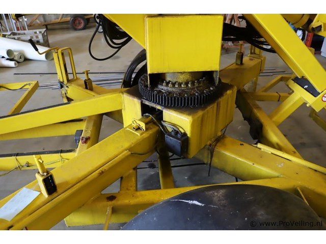 Topper aanhangbare knikarmhoogwerker model rotozoomboom 3t; type st3 - gekeurd tot 11-2026 - afbeelding 28 van  31