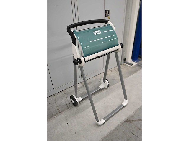 Tork essity papierrol dispenser - afbeelding 2 van  3