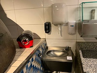 Tork, euro wastafel, papier- en zeepdispensers - afbeelding 1 van  9