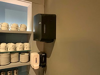 Tork, euro wastafel, papier- en zeepdispensers - afbeelding 2 van  9