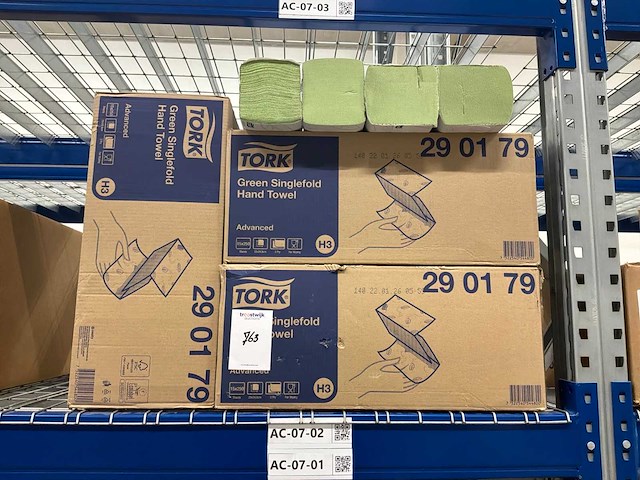Tork green enkelvouw en basis papieren handdoeken - afbeelding 2 van  4