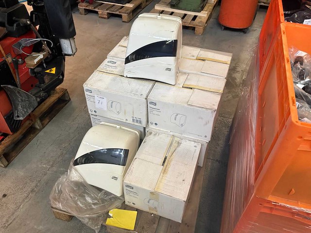 Tork rolhandoekdispenser (11x) - afbeelding 1 van  5
