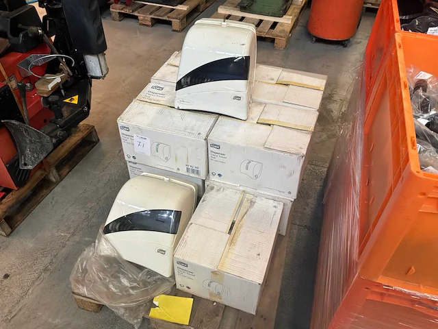 Tork rolhandoekdispenser (11x) - afbeelding 1 van  5