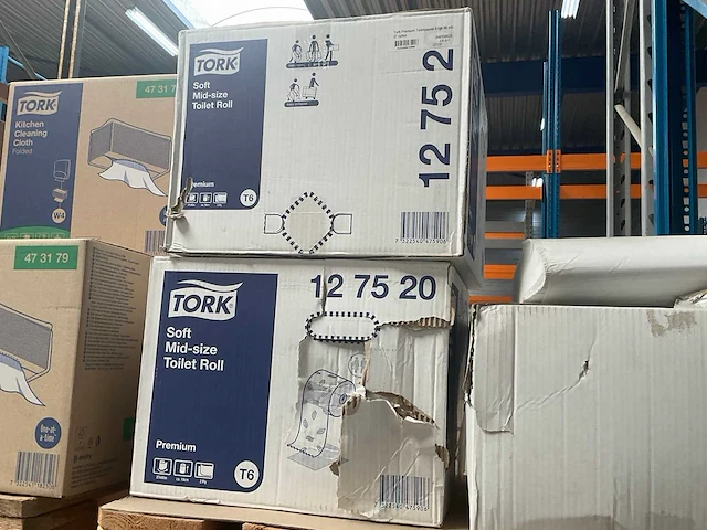 Tork soft mid size doos á 27 stuks toiletpapier (5x) - afbeelding 2 van  2