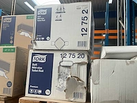 Tork soft mid size doos á 27 stuks toiletpapier (5x) - afbeelding 2 van  2