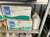 Tork stelling met inhoud schoonmaakmiddel - afbeelding 7 van  18