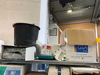Tork stelling met inhoud schoonmaakmiddel - afbeelding 13 van  18