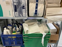 Tork stelling met inhoud schoonmaakmiddel - afbeelding 15 van  18