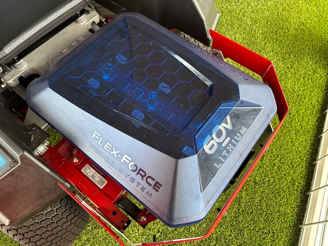 Toro - emr4275 zero-turn - ride on lawn mower - 2024 - afbeelding 16 van  18