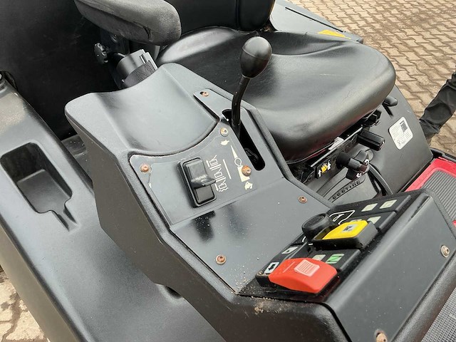 Toro - groundmaster - 3400 - 4-wd - zitmaaier - afbeelding 2 van  8