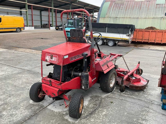 Toro groundmaster 322-d zitmaaier werkend maaidek slecht - afbeelding 4 van  9