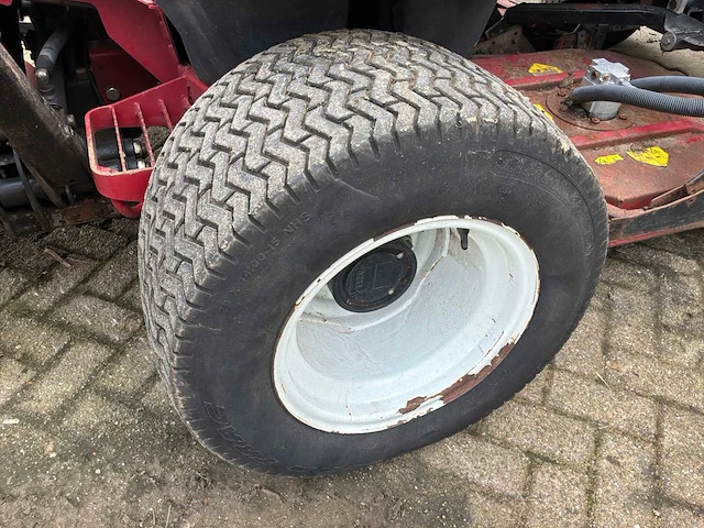 Toro groundmaster 4500d grasmaaier 4 wheel drive - afbeelding 8 van  24