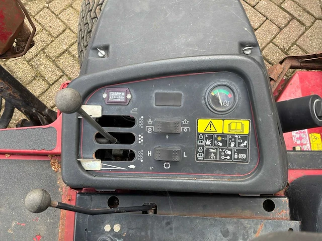 Toro groundmaster 4500d grasmaaier 4 wheel drive - afbeelding 10 van  24