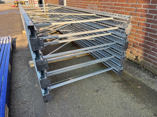 Torri - palletstelling 25 meter (410cm hoog) gegalvaniseerde staanders - afbeelding 1 van  2