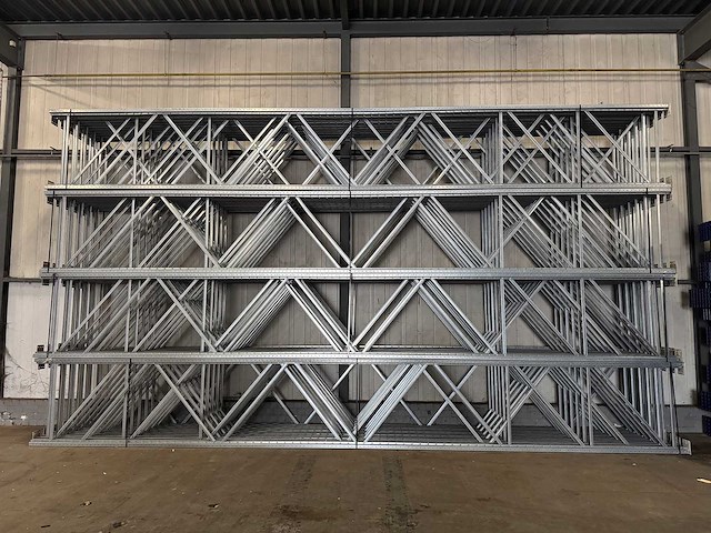 Torri - palletstelling 28 meter (820cm hoog) gegalvaniseerde staanders - afbeelding 7 van  7