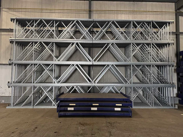 Torri - palletstelling 28 meter (820cm hoog) gegalvaniseerde staanders - afbeelding 1 van  7