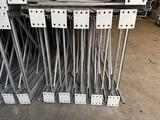 Torri - palletstelling 58 meter (820cm hoog) gegalvaniseerde staanders - afbeelding 9 van  11