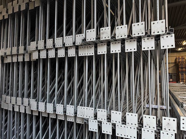 Torri - palletstelling 58 meter (820cm hoog) gegalvaniseerde staanders - afbeelding 3 van  11