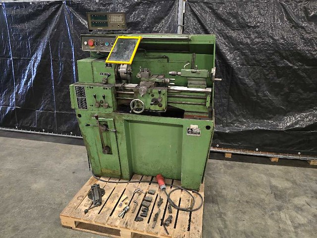 Tos - 1982 - sm16a - universele draaibank - afbeelding 1 van  13