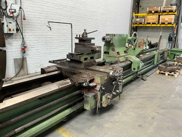 Tos - 1991 - 125x8000mm - horizontale draaibank - afbeelding 12 van  30