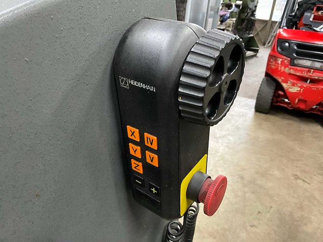 Tos f2v-cnc-e cnc freesmachine - afbeelding 3 van  32