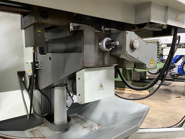 Tos f2v-cnc-e cnc freesmachine - afbeelding 10 van  31