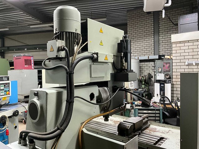 Tos f2v-cnc-e cnc freesmachine - afbeelding 28 van  31