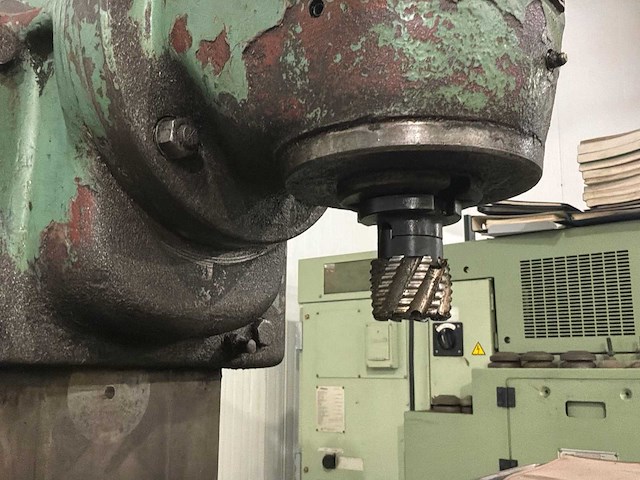 Tos fa3 universele freesmachine - afbeelding 24 van  26