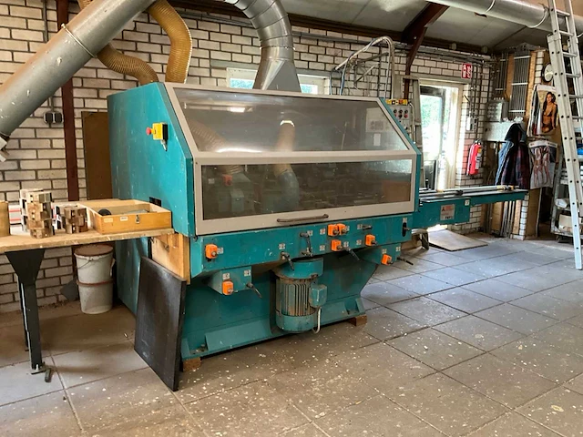 Tos svitavy fwp22 vierzijdige profileer- en schaafmachine - afbeelding 12 van  20