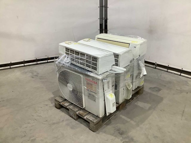 Toshiba - airconditioning (3x) - afbeelding 1 van  9