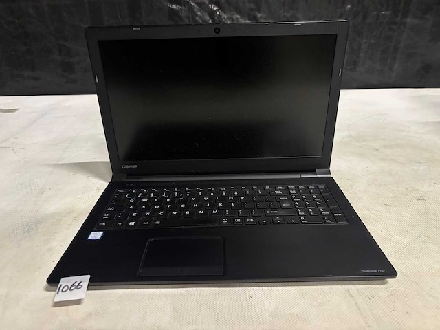Toshiba - laptop - afbeelding 1 van  3