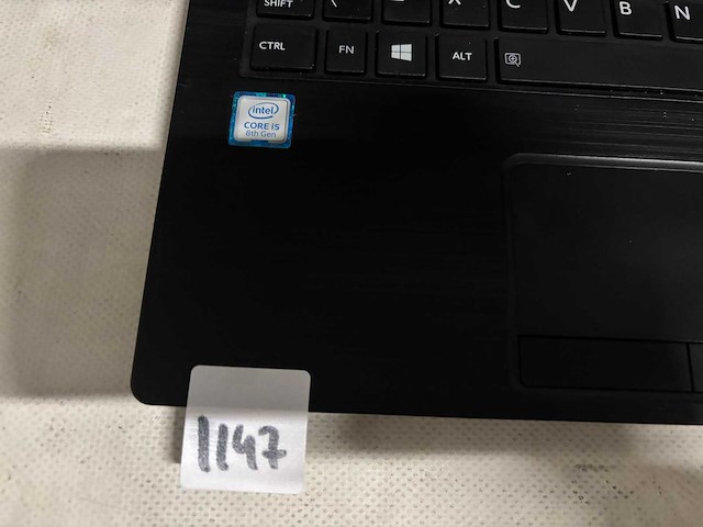 Toshiba - laptop - afbeelding 2 van  3