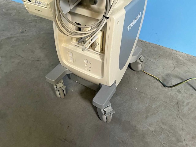 Toshiba - nemio mx / ssa-590a - ultrasound machine - 2012 - afbeelding 2 van  9