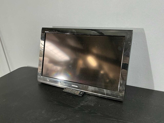 Toshiba - regza - televisie 31 inch - afbeelding 1 van  9