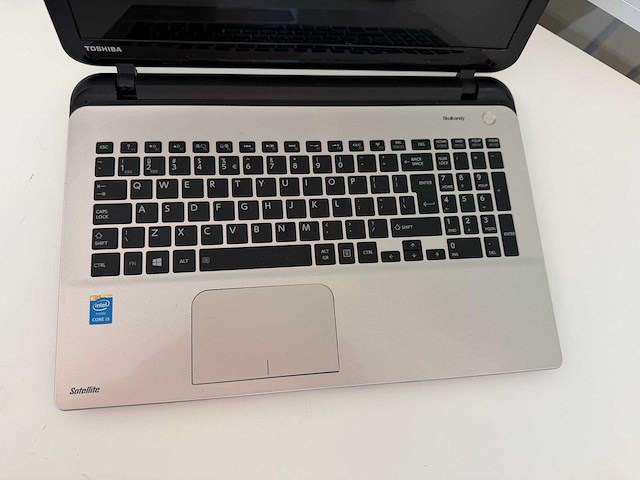 Toshiba - satellite l50-b-2e4 - laptop - afbeelding 2 van  7