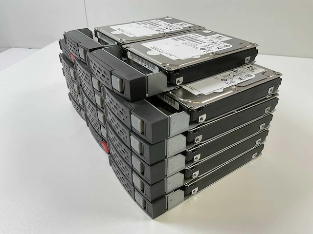 Toshiba 17x 900 gb sas(al13seb900) hdds (17x) - afbeelding 6 van  11