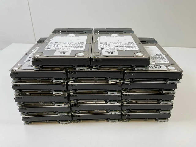 Toshiba 17x 900 gb sas(al13seb900) hdds (17x) - afbeelding 7 van  11
