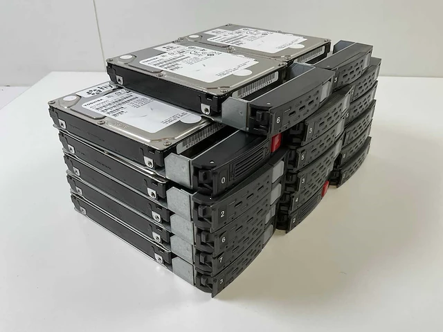 Toshiba 17x 900 gb sas(al13seb900) hdds (17x) - afbeelding 5 van  11