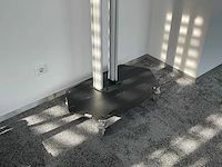 Toshiba 42hl833g 42” televisie op verrijdbaar statief - afbeelding 1 van  3