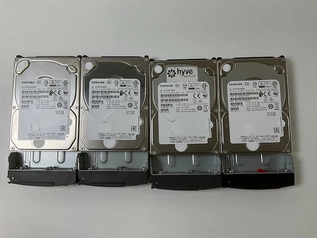 Toshiba 4x 900 gb sas(al15seb090n) hdds (4x) - afbeelding 1 van  9