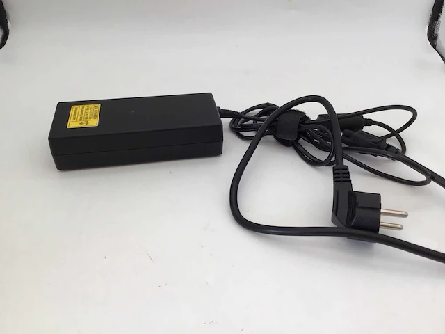 Toshiba originele 120 watt adapter computeronderdeel - afbeelding 2 van  5