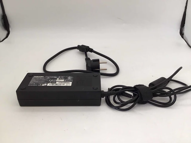 Toshiba originele 120 watt adapter computeronderdeel - afbeelding 4 van  5