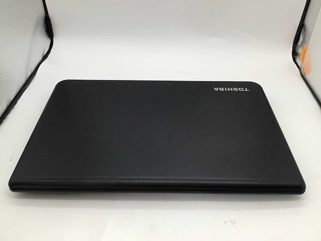 Toshiba pro c70 laptop - afbeelding 2 van  4