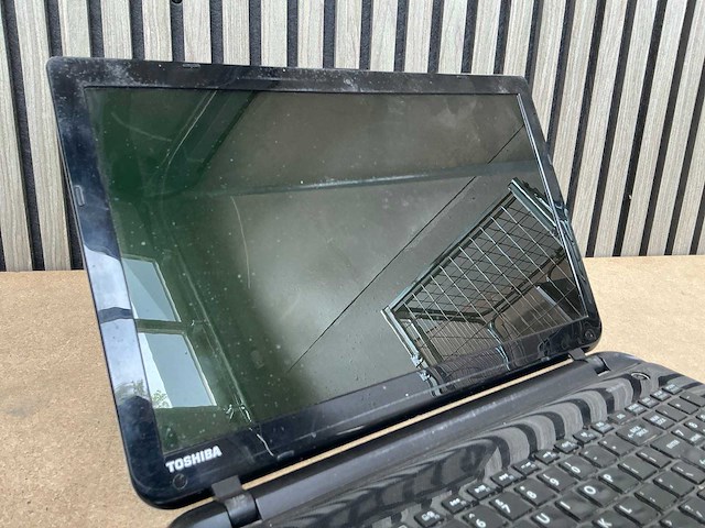 Toshiba satellite l50-b laptop - afbeelding 3 van  6